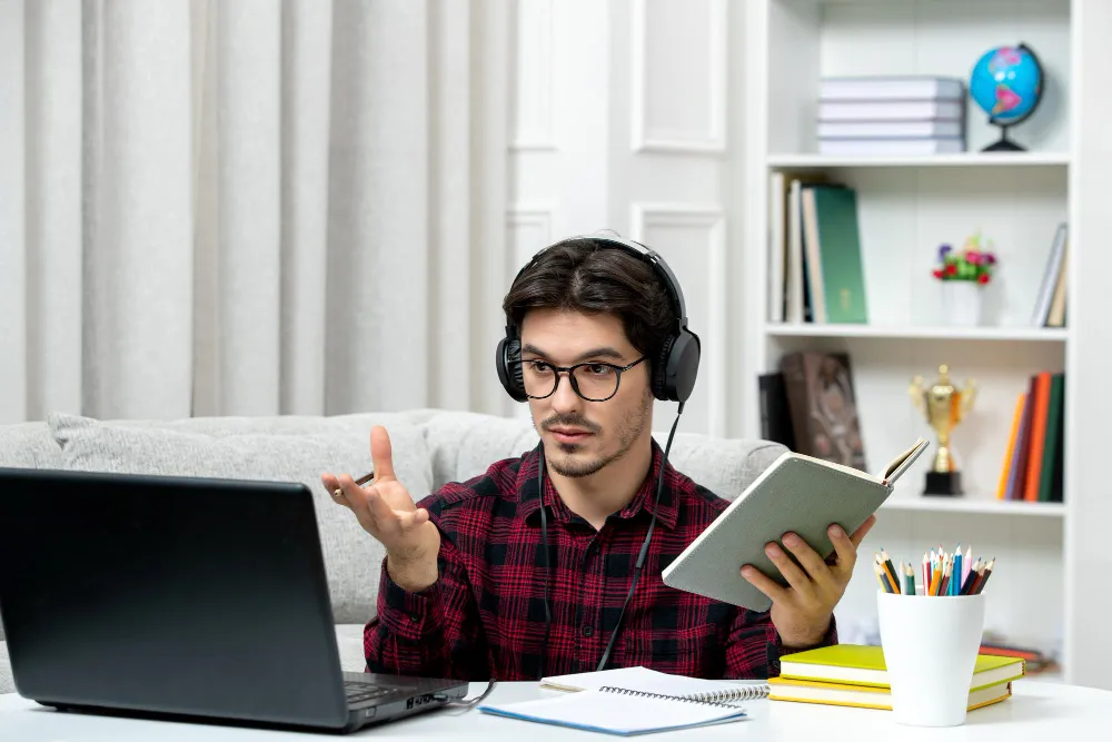 The hybrid students playbook - The Hybrid Student's Playbook: When to Go to Campus and When to Stay Home