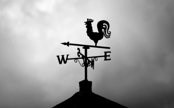 Abstract image of a compass pointing to the North Star, representing a compelling mission vision for business success.