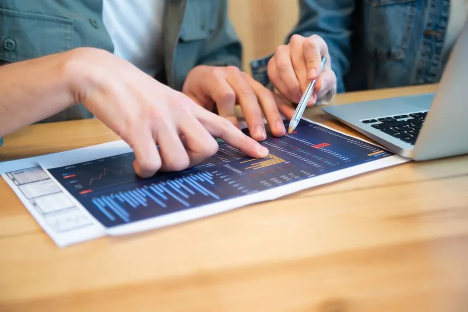 robo-advisors vs traditional financial advisors